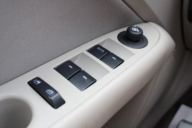 Used 2010 Ford Fusion SE FWD image 7