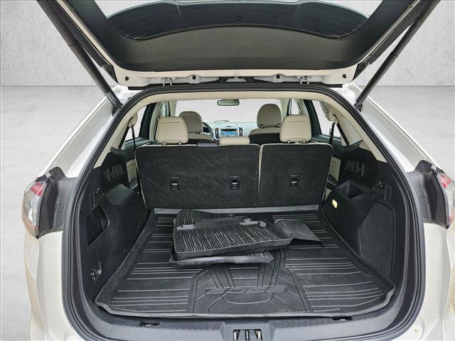 Used 2017 Ford Edge Titanium w/ Equipment Group 302A AWD/4WD image 24