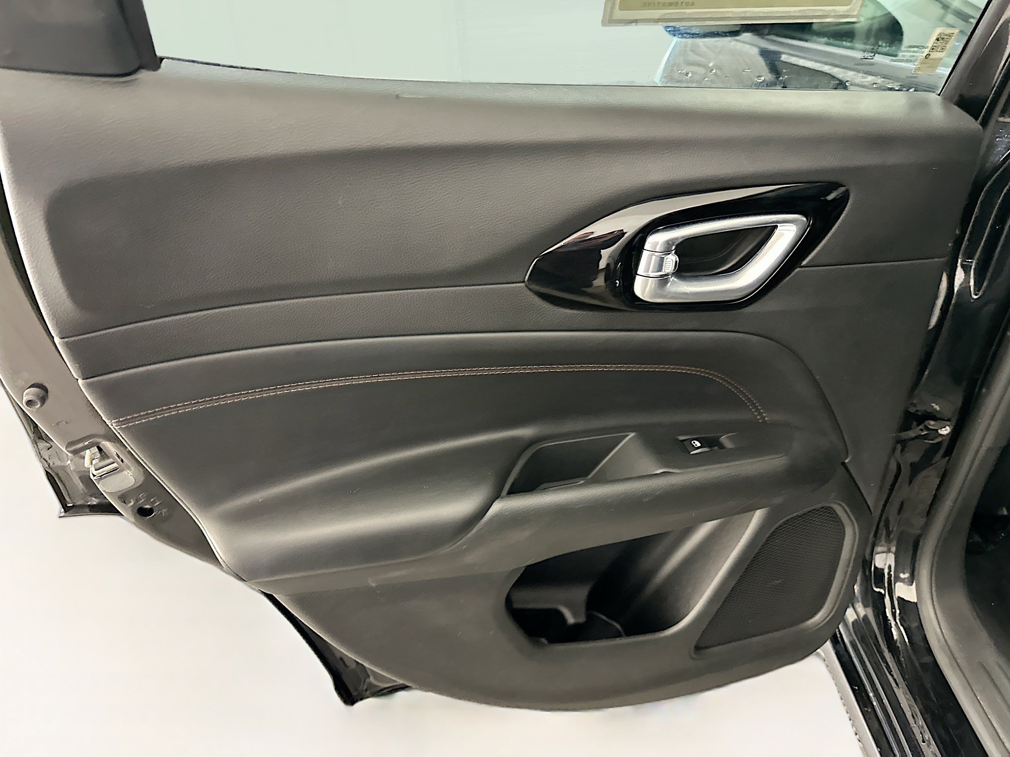 Used 2023 Jeep Compass Limited image 26