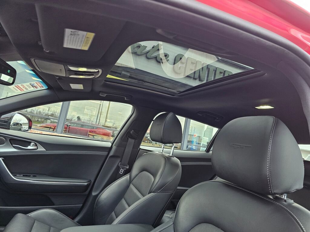 Used 2020 Kia Stinger GT2 image 19