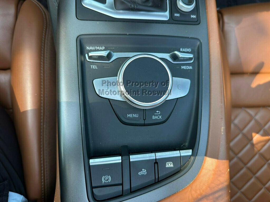 Used 2021 Audi R8 V10 w/ Premium Package RWD image 29