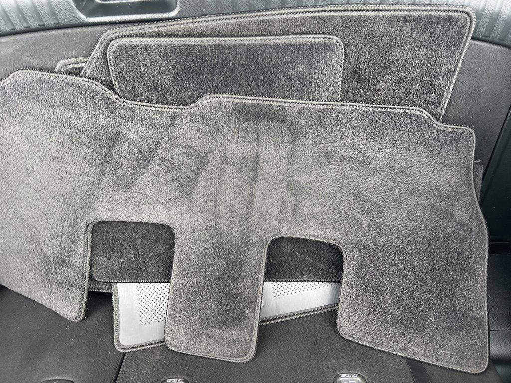 Certified 2024 Kia Telluride LX image 12