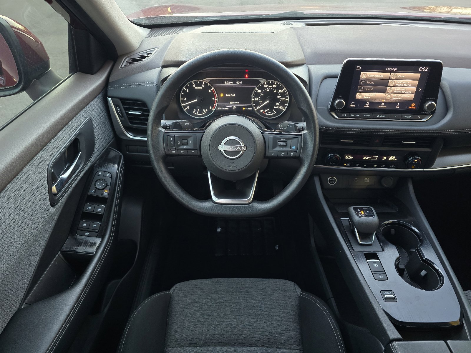 Used 2023 Nissan Rogue SV image 13