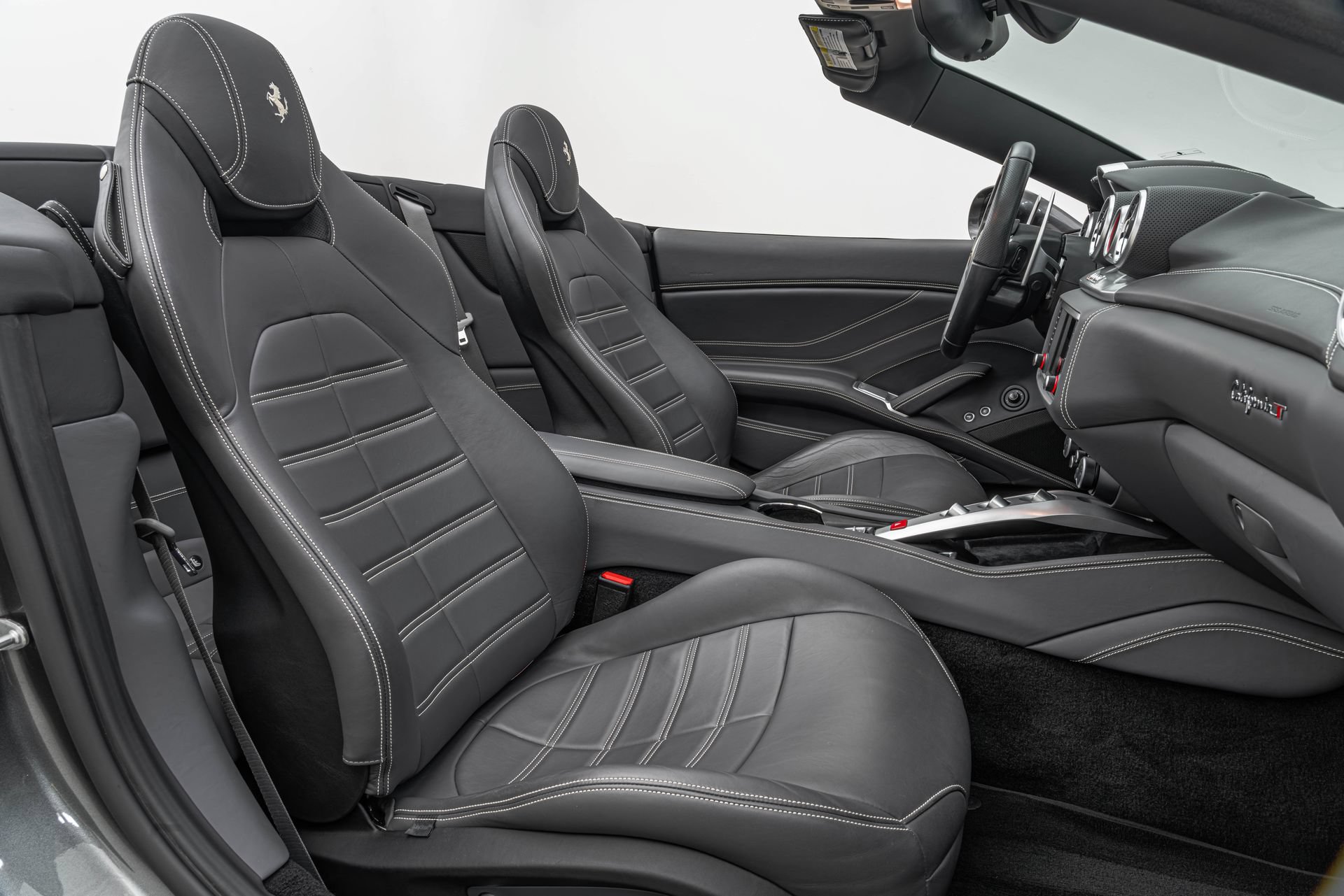 Certified 2016 Ferrari California T RWD image 30