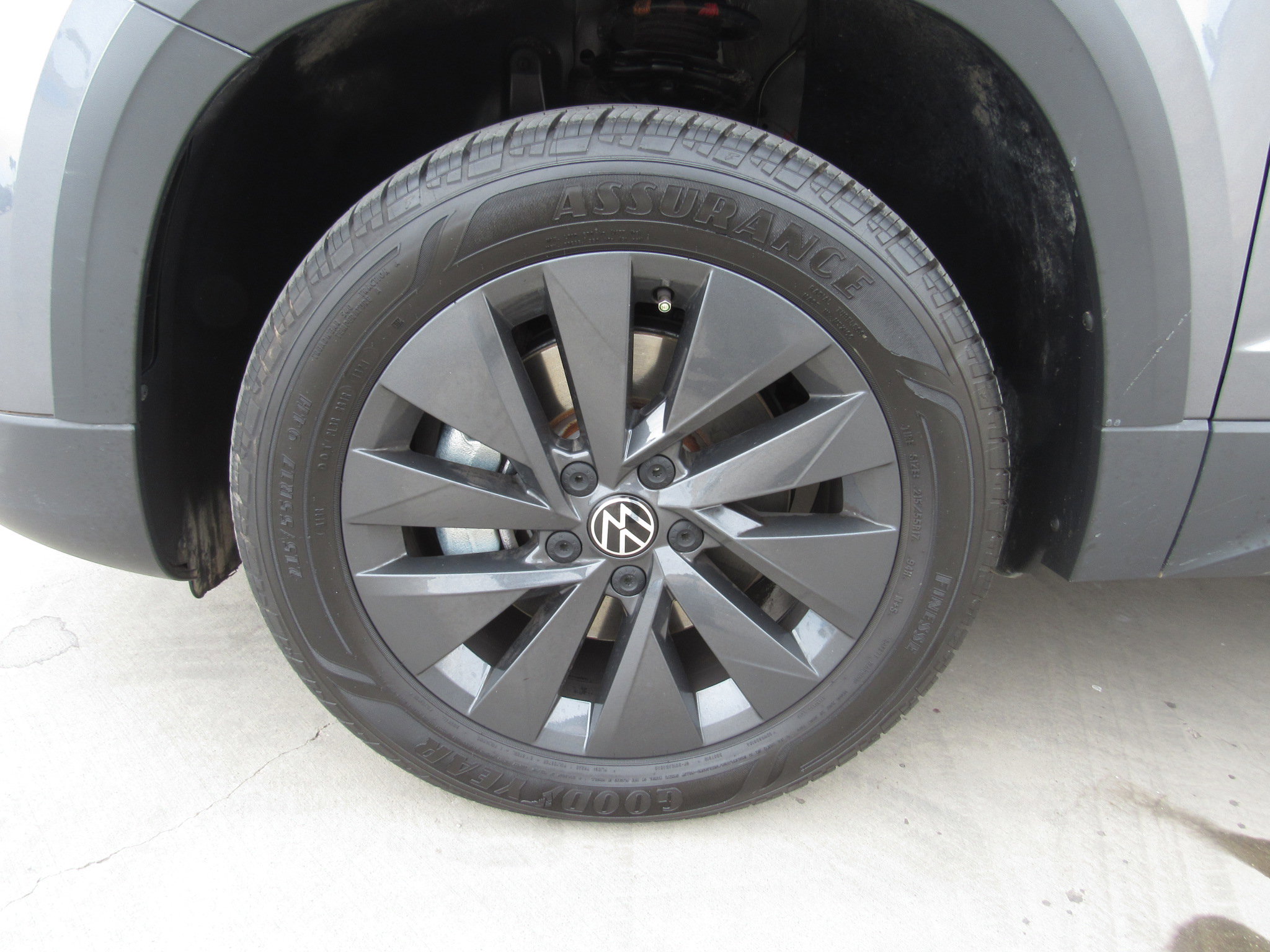 Used 2022 Volkswagen Taos S image 4