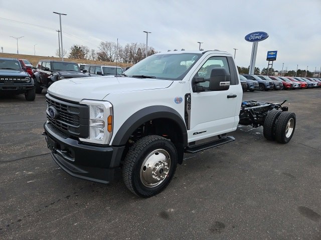 New 2025 Ford F550 4x4 Regular Cab Super Duty image 3