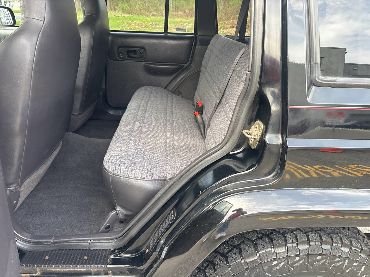 Used 2000 Jeep Cherokee Sport image 20