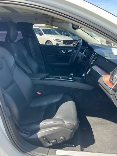 Used 2023 Volvo S60 B5 Plus AWD/4WD image 34
