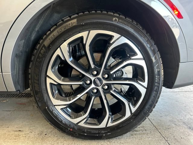 Used 2025 Lincoln Nautilus Reserve AWD/4WD image 9