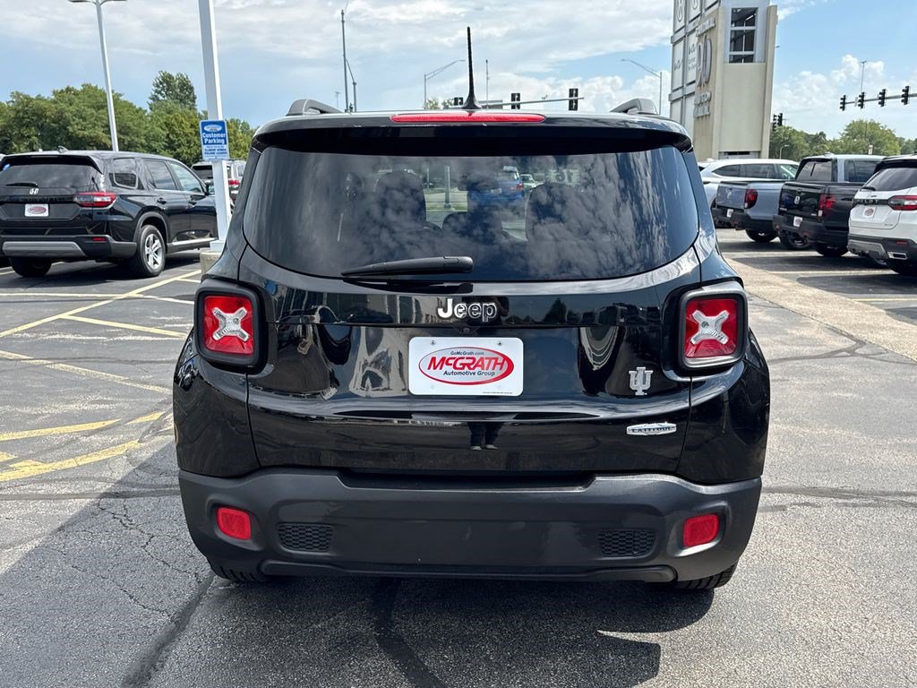 Used 2016 Jeep Renegade Latitude FWD image 10