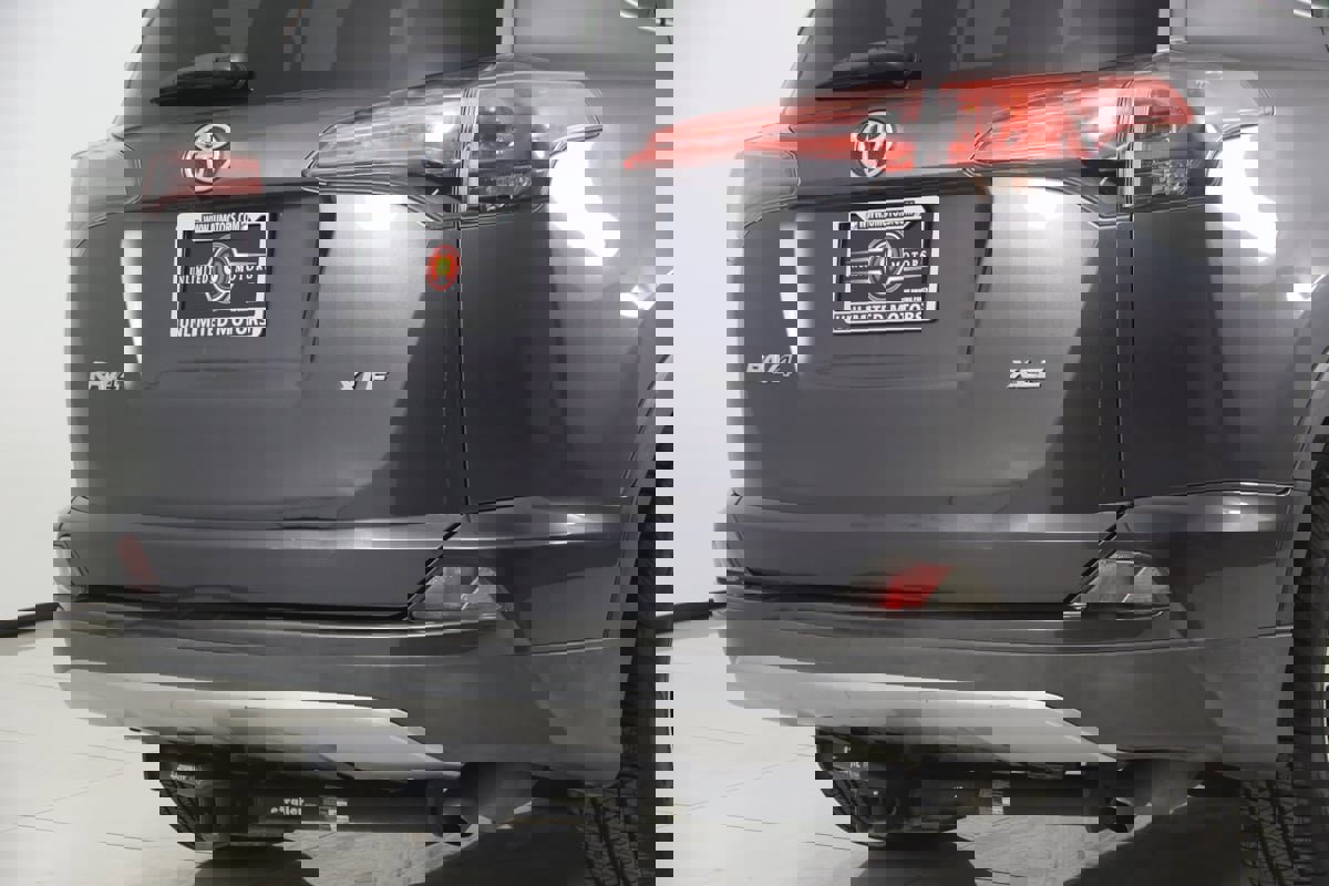 Used 2017 Toyota RAV4 XLE image 37