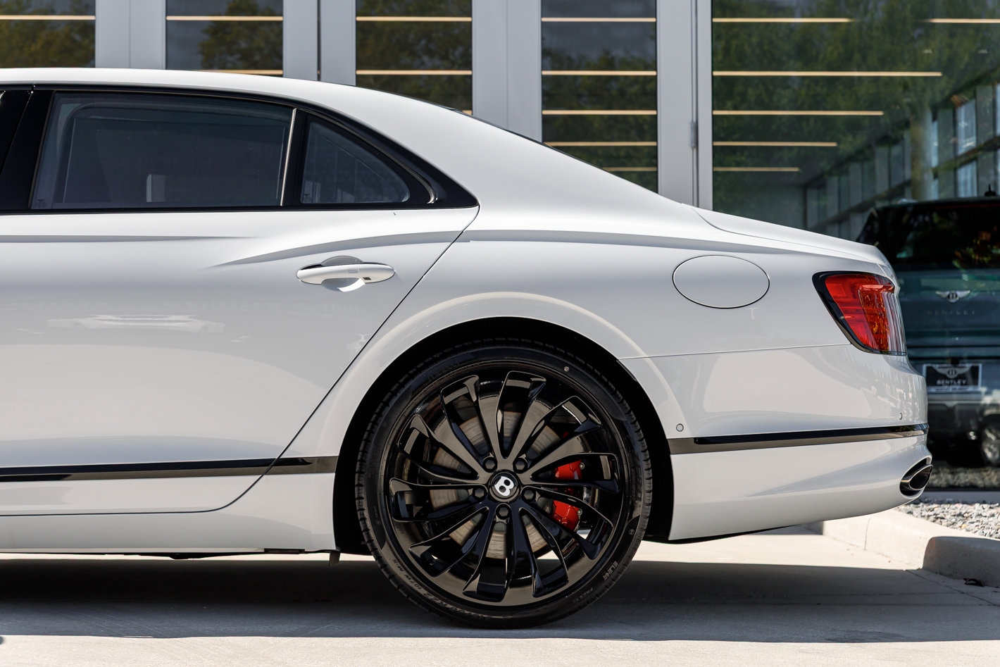 New 2026 Bentley Flying Spur Plug-In Hybrid image 9