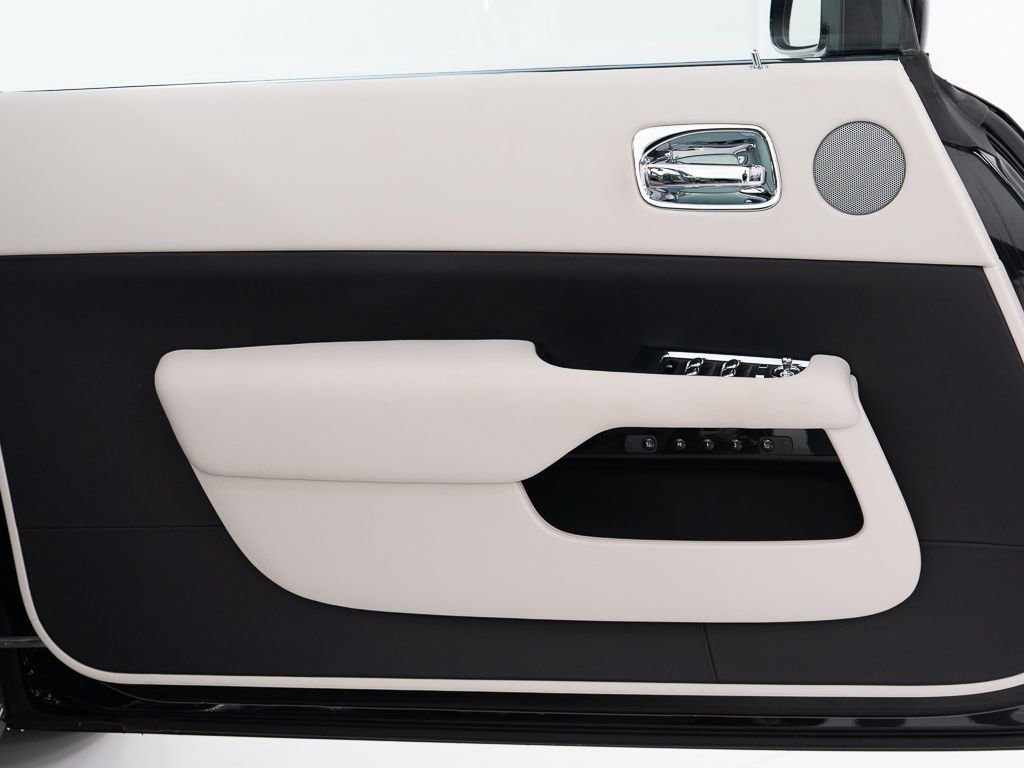 Used 2019 Rolls-Royce Wraith image 11
