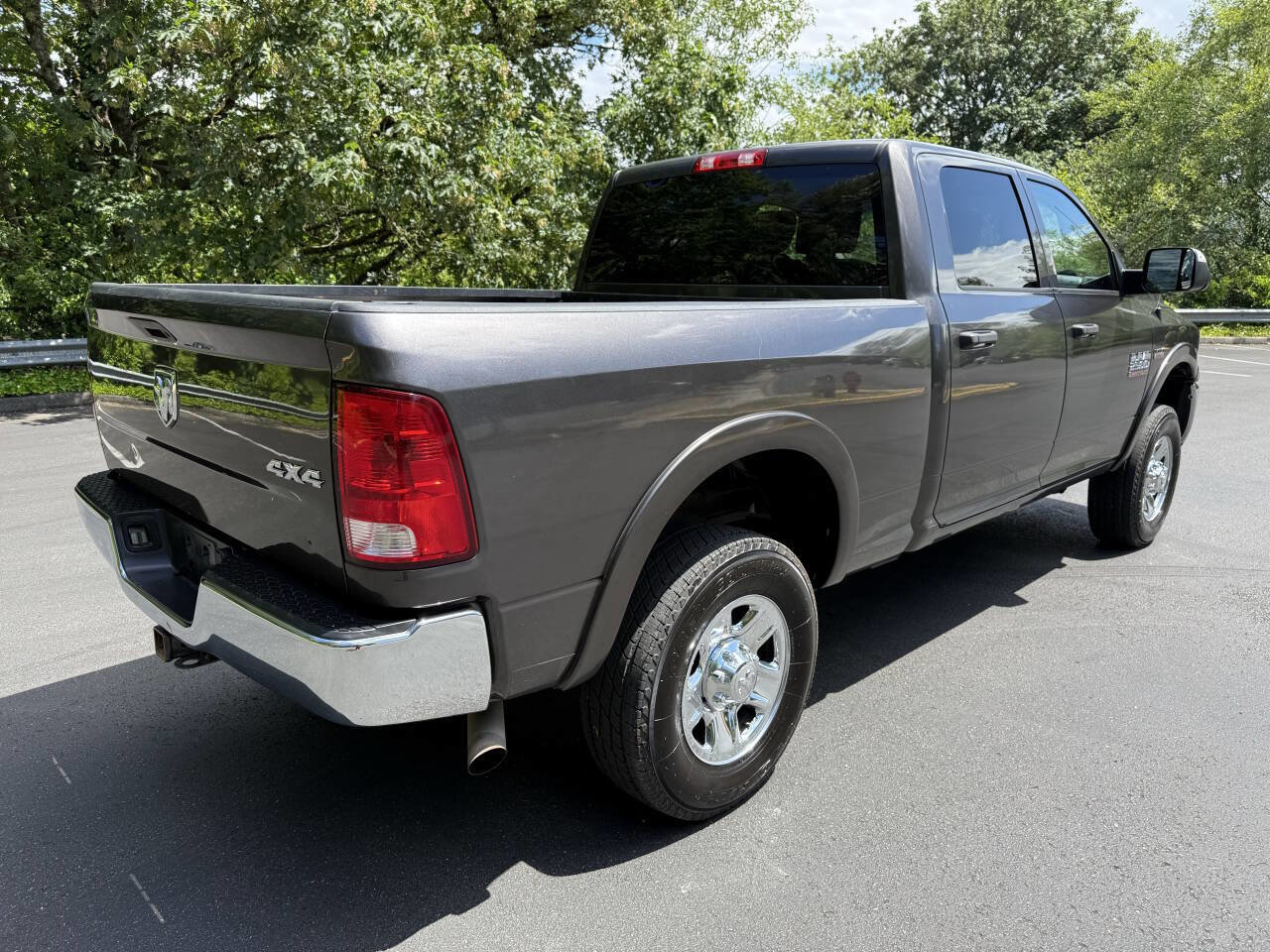 Used 2017 RAM 2500 Tradesman w/ Chrome Appearance Group AWD/4WD image 4