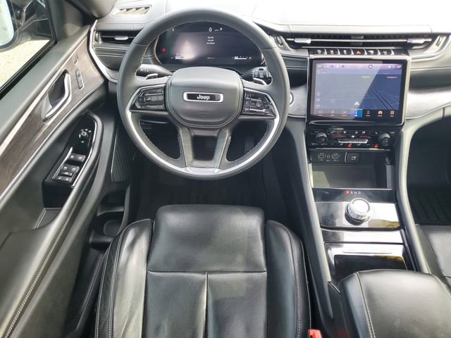 Used 2023 Jeep Grand Cherokee Overland w/ Luxury Tech Group IV image 16