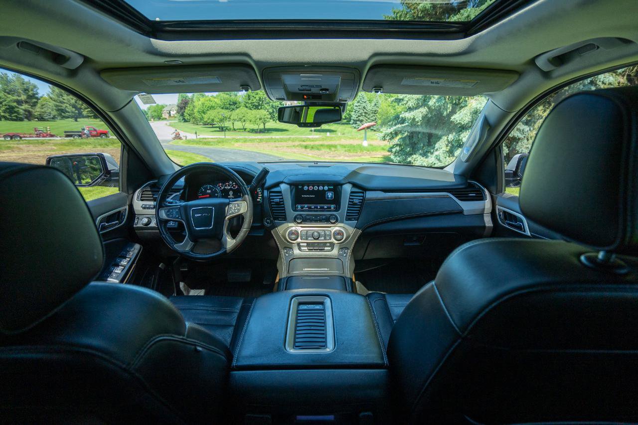 Used 2020 GMC Yukon XL Denali AWD/4WD image 13