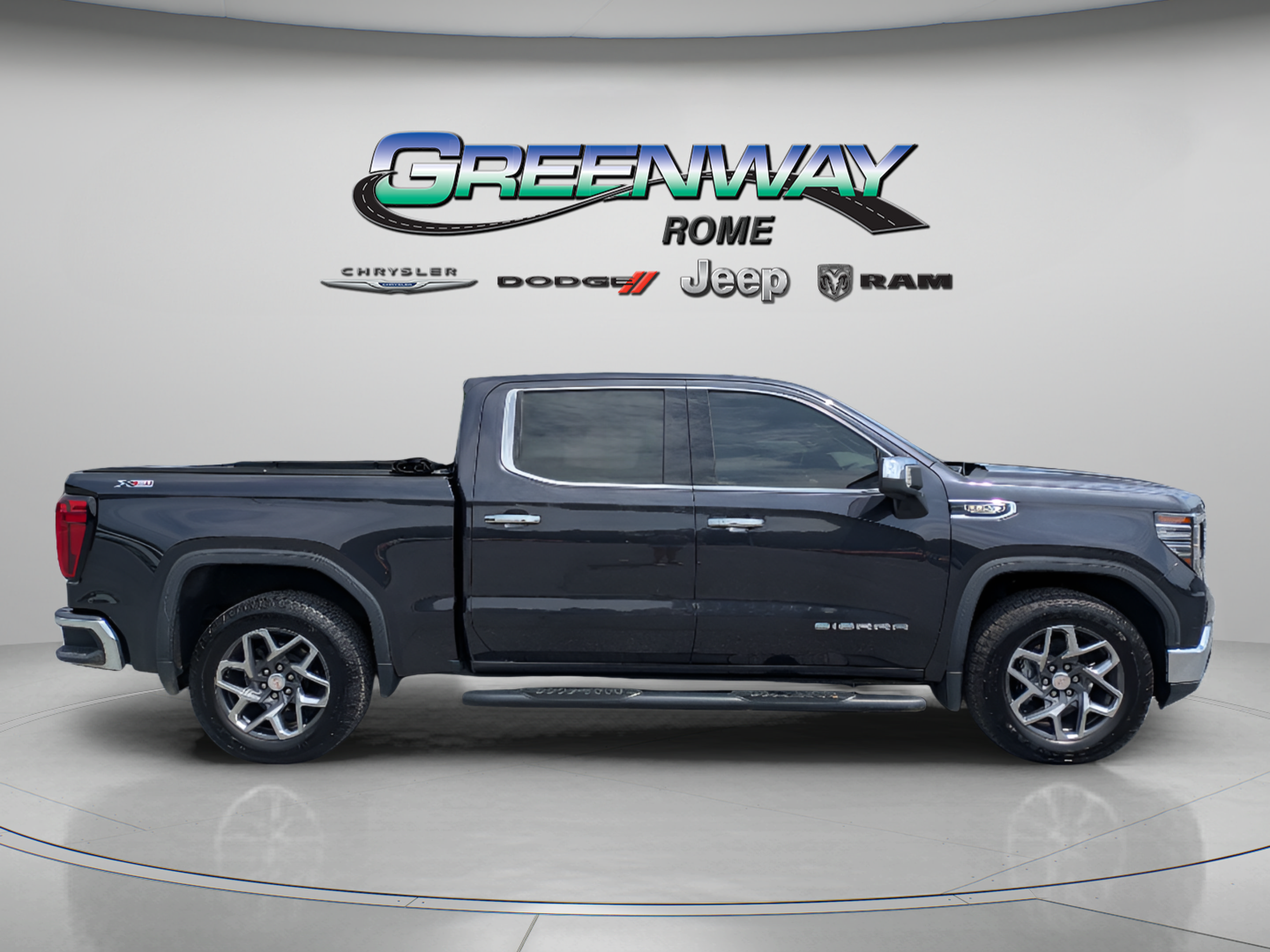 Used 2022 GMC Sierra 1500 SLT w/ SLT Convenience Package AWD/4WD image 8