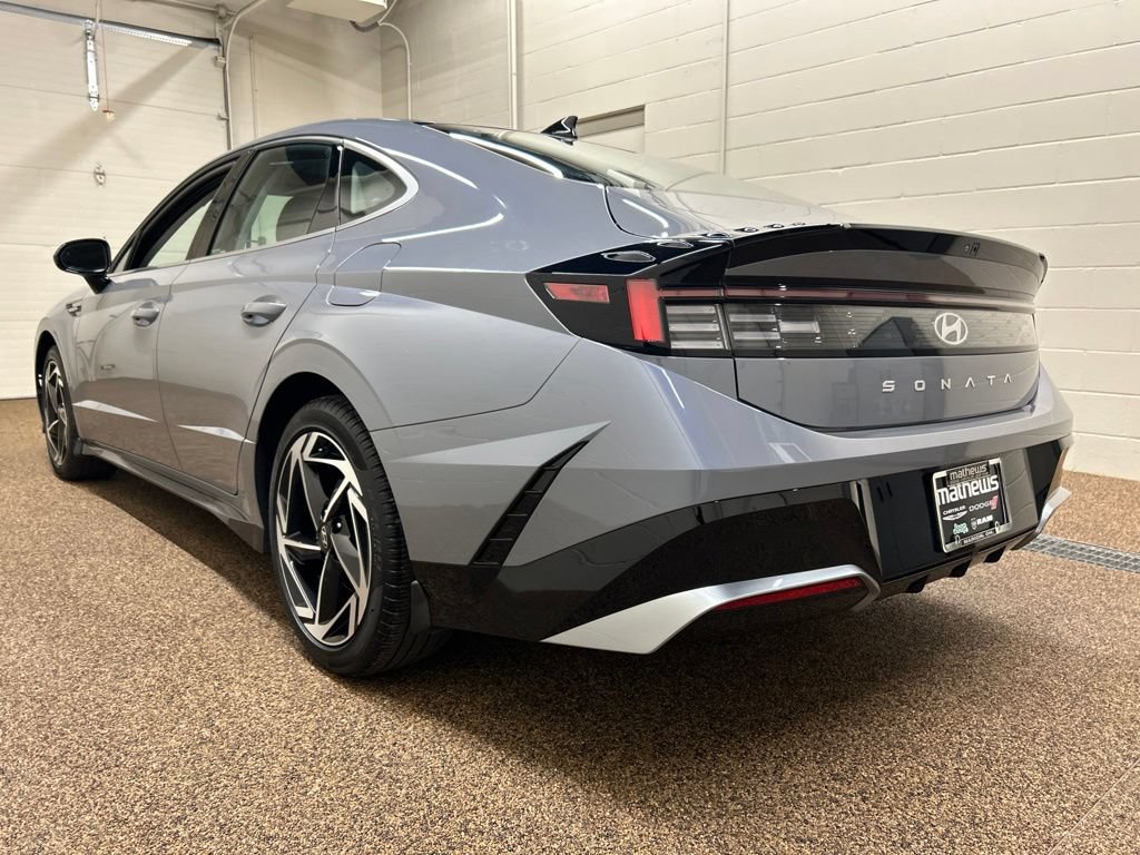 Used 2024 Hyundai Sonata SEL w/ Convenience Package FWD image 4