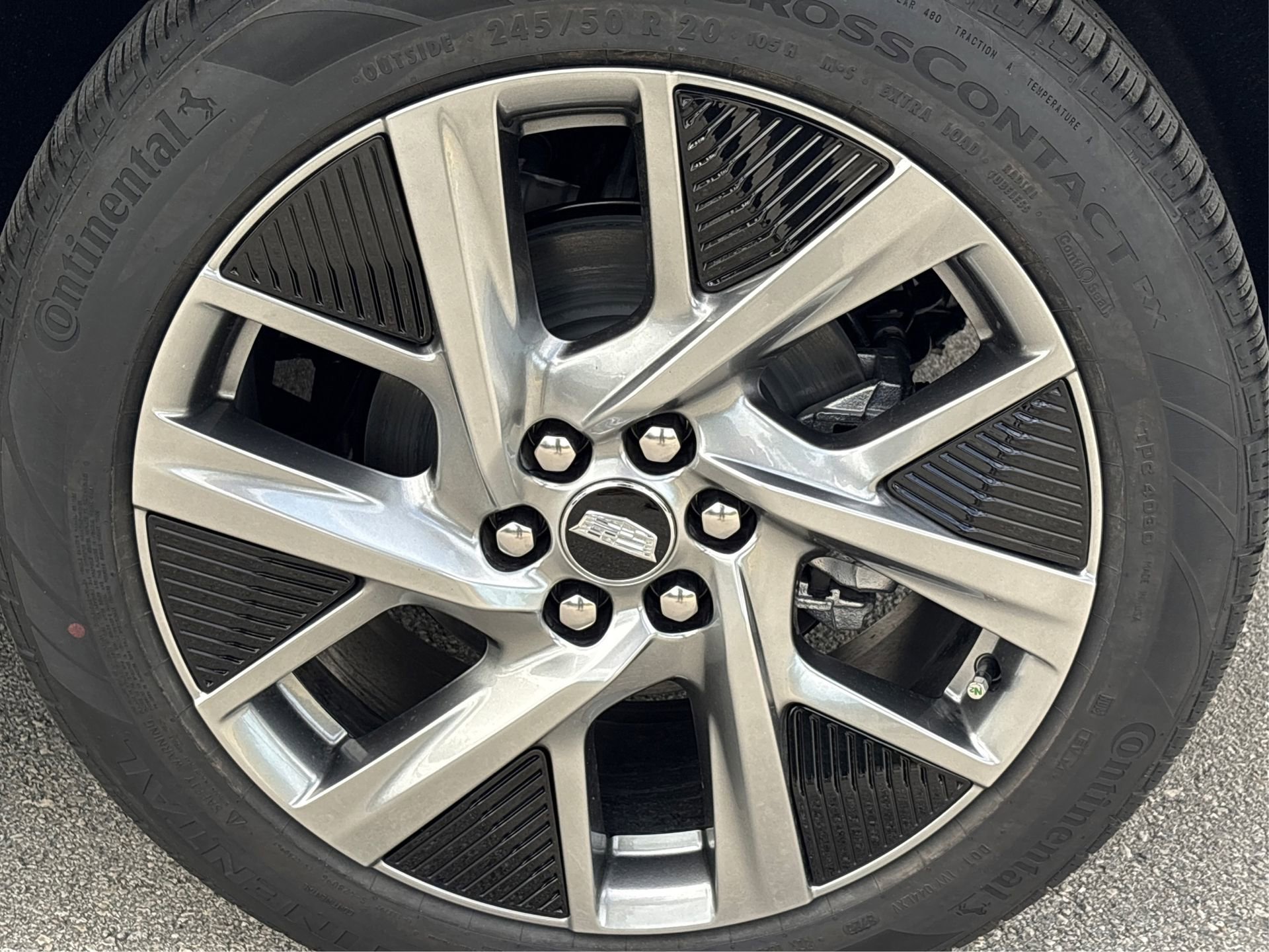 New 2026 Cadillac Optiq Luxury 1 image 13