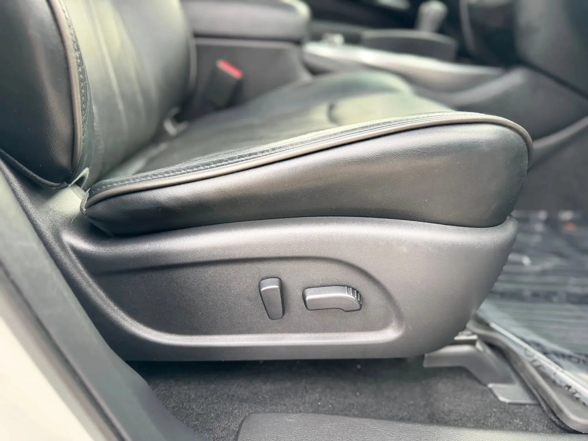Used 2013 INFINITI JX35 FWD w/ Premium Pkg image 32