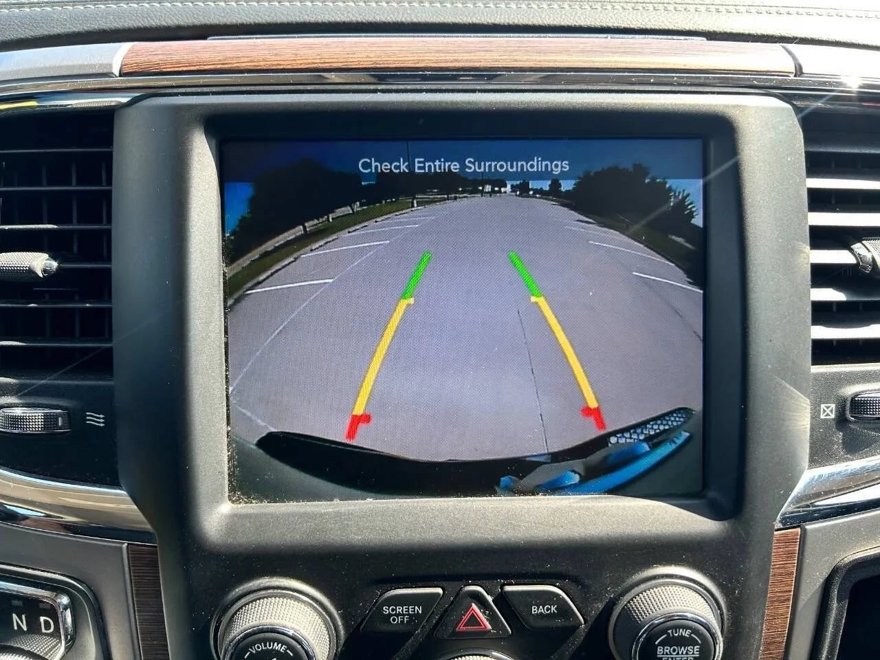 Used 2017 RAM 1500 Laramie RWD image 21