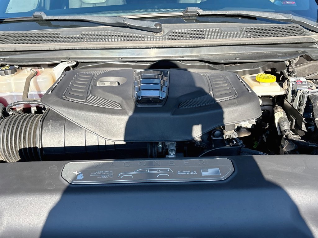 Used 2024 Jeep Wagoneer L Series II AWD/4WD image 32