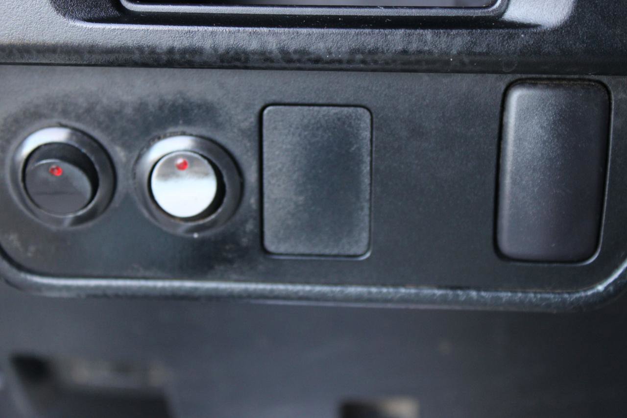 Used 2016 Toyota Tacoma SR image 17