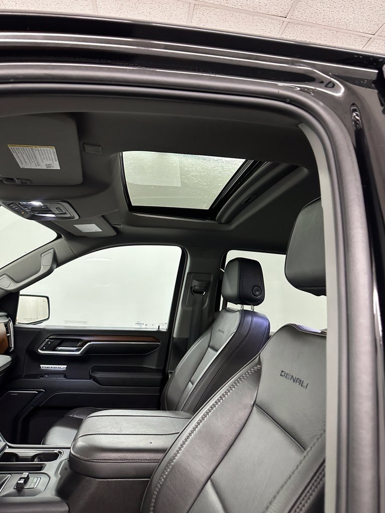 Used 2024 GMC Sierra 1500 Denali w/ Denali Reserve Package AWD/4WD image 13