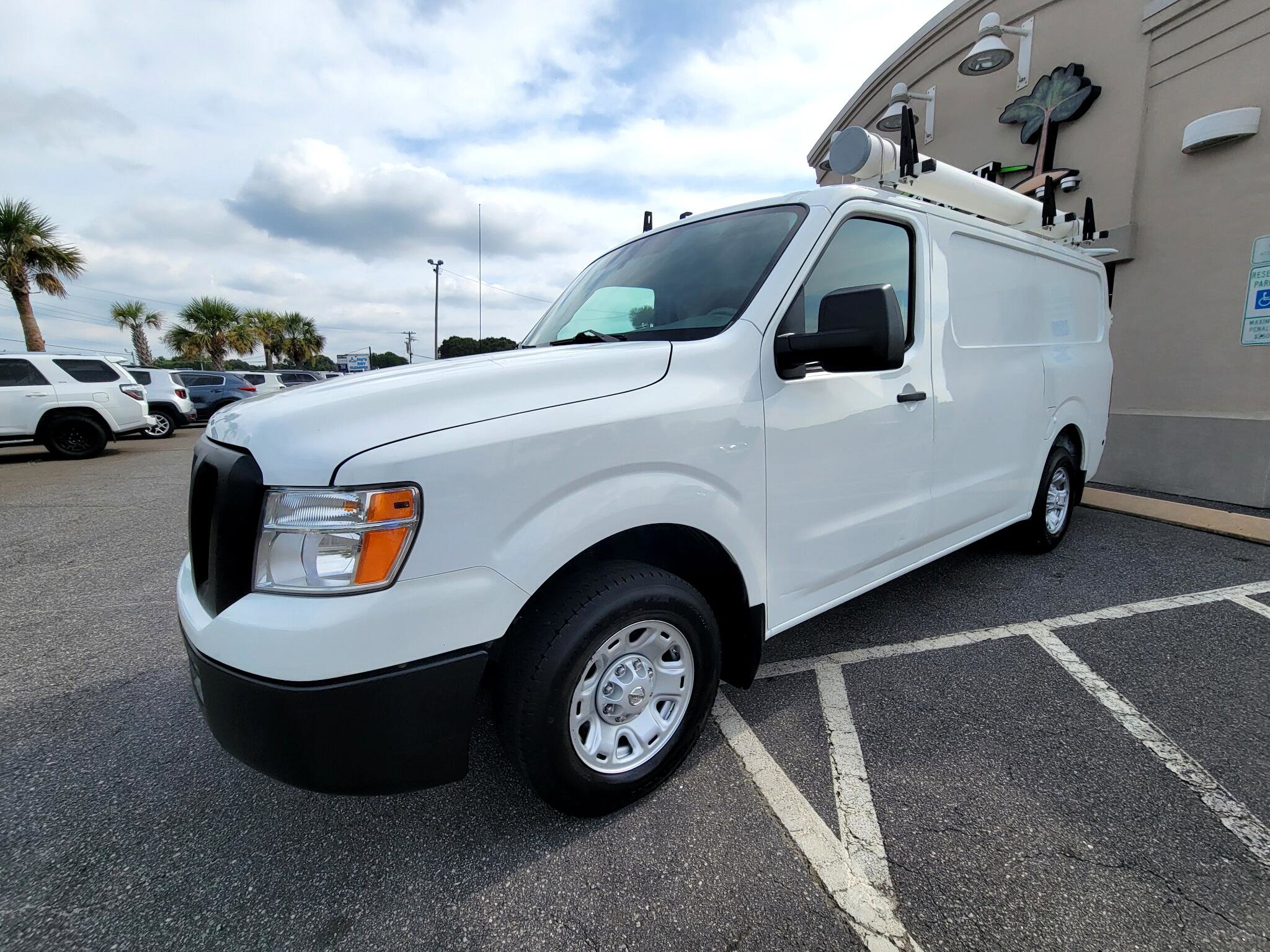Used 2020 Nissan NV 2500 SV image 5