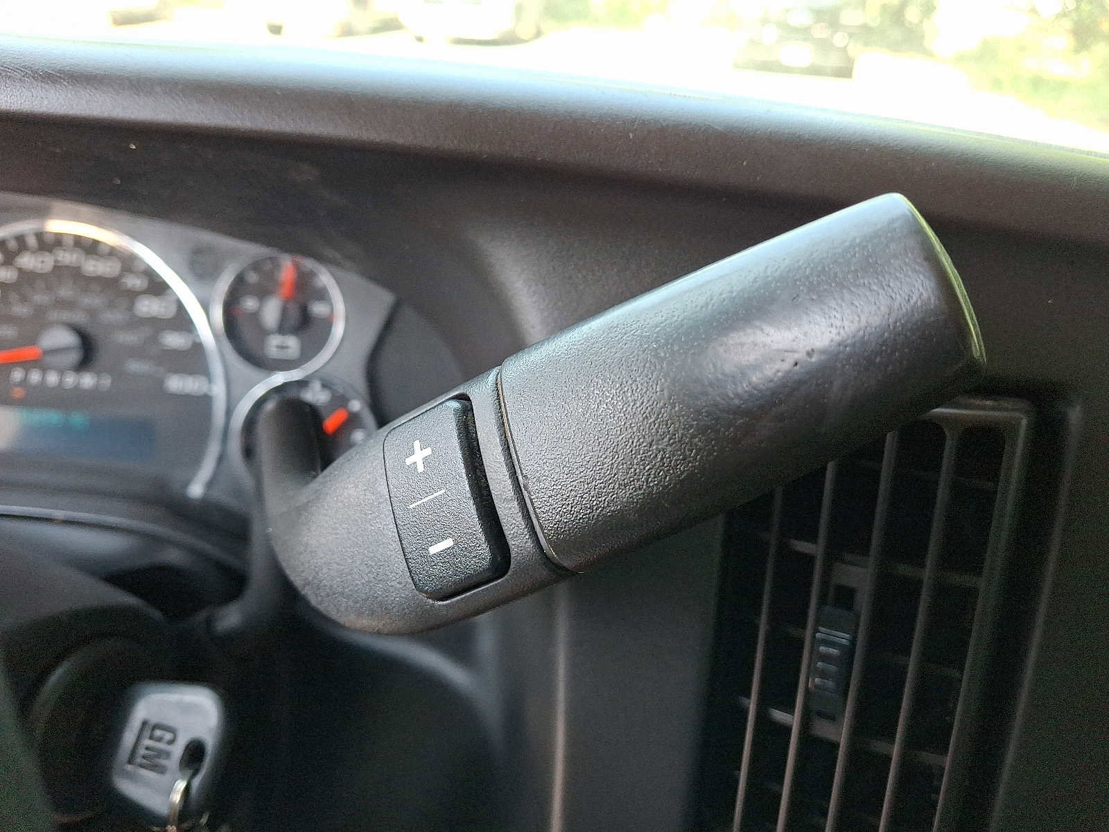 Used 2017 Chevrolet Express 3500 image 15