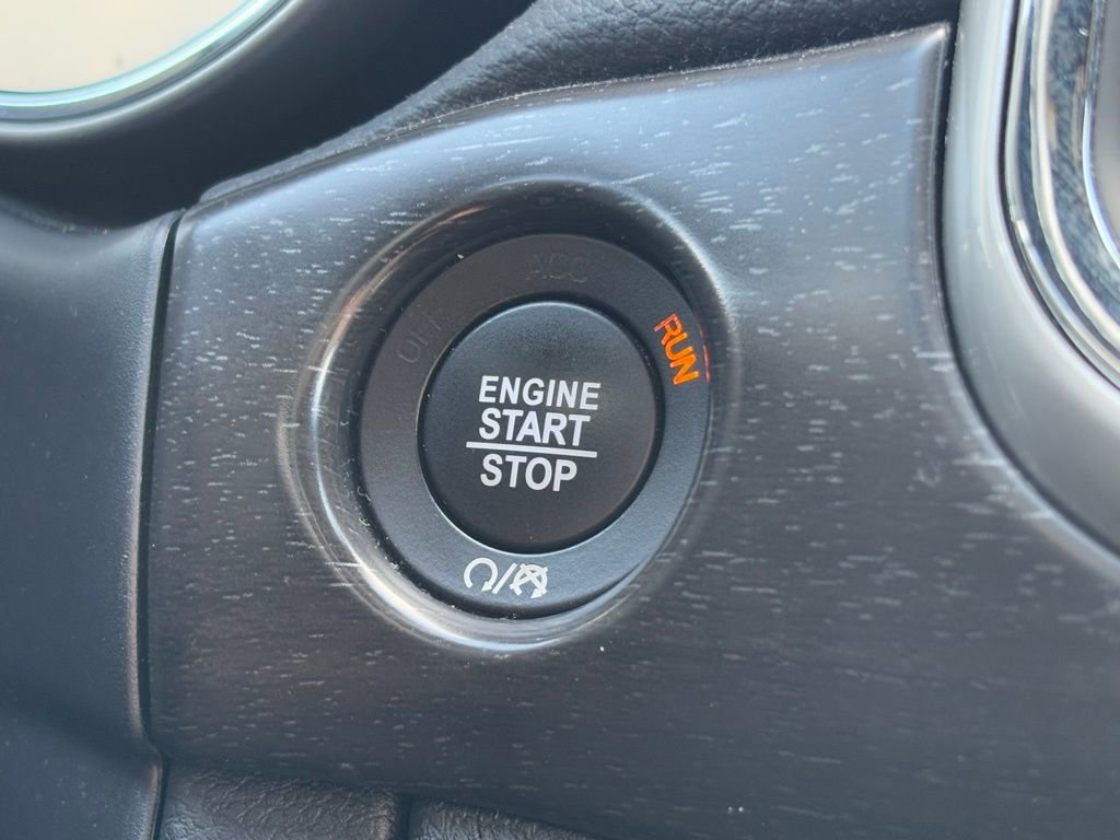 Used 2018 Jeep Grand Cherokee Altitude image 13