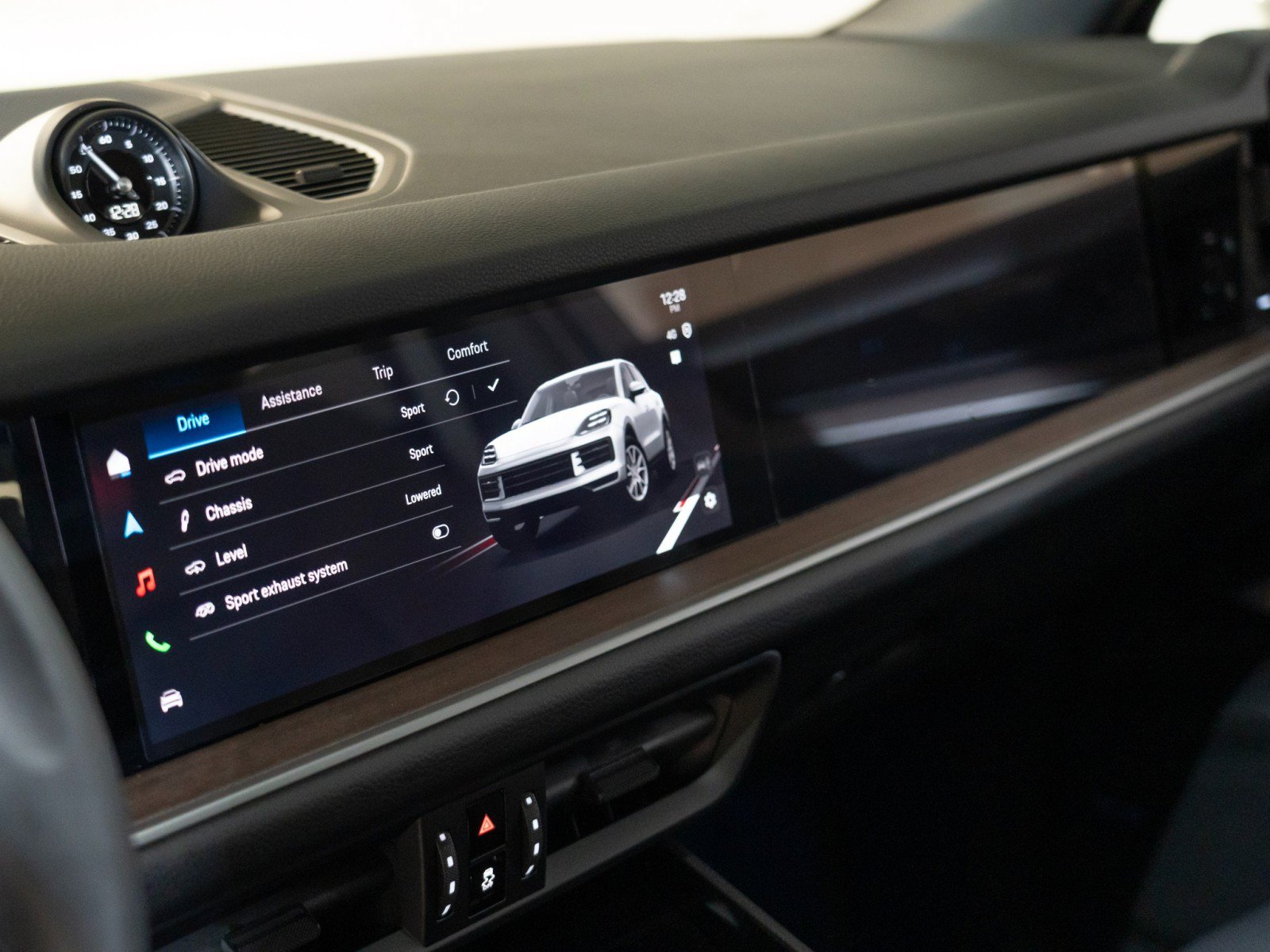 Certified 2026 Porsche Cayenne E-Hybrid AWD/4WD image 21