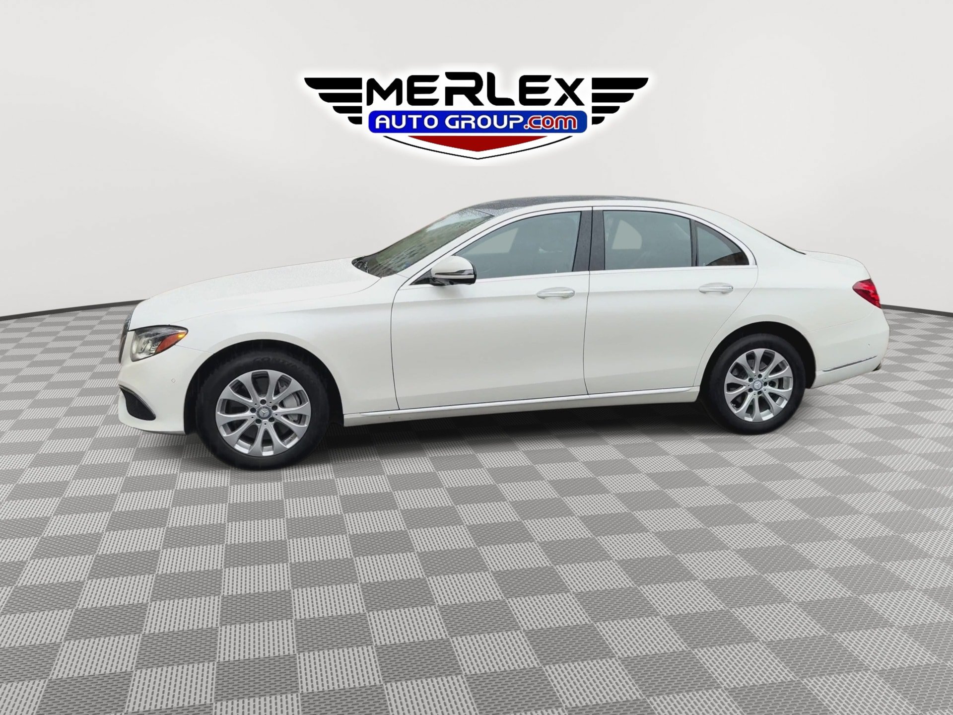 Used 2017 Mercedes-Benz E 300 4MATIC image 5