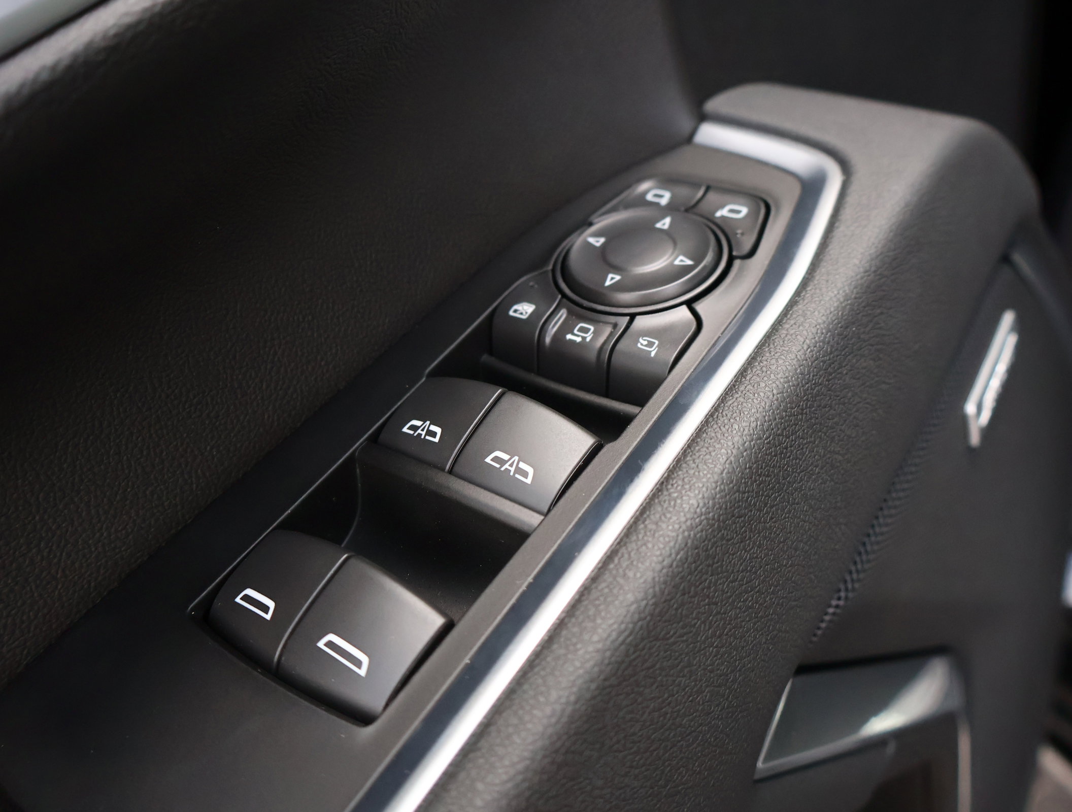 New 2026 Chevrolet Silverado 2500 LTZ w/ LTZ Convenience Package AWD/4WD image 7