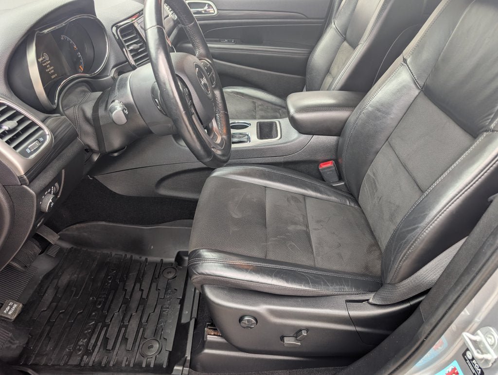 Used 2021 Jeep Grand Cherokee Laredo X AWD/4WD image 13