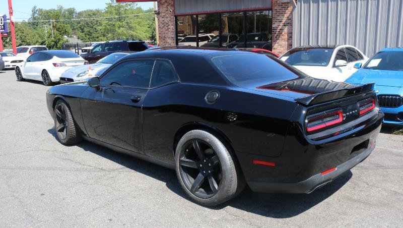 Used 2019 Dodge Challenger R/T RWD image 4
