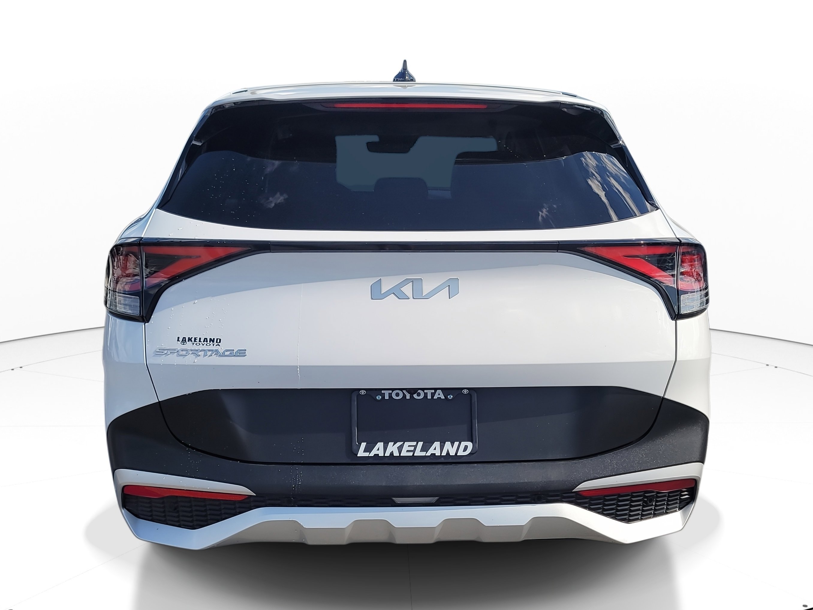 Used 2025 Kia Sportage LX image 6