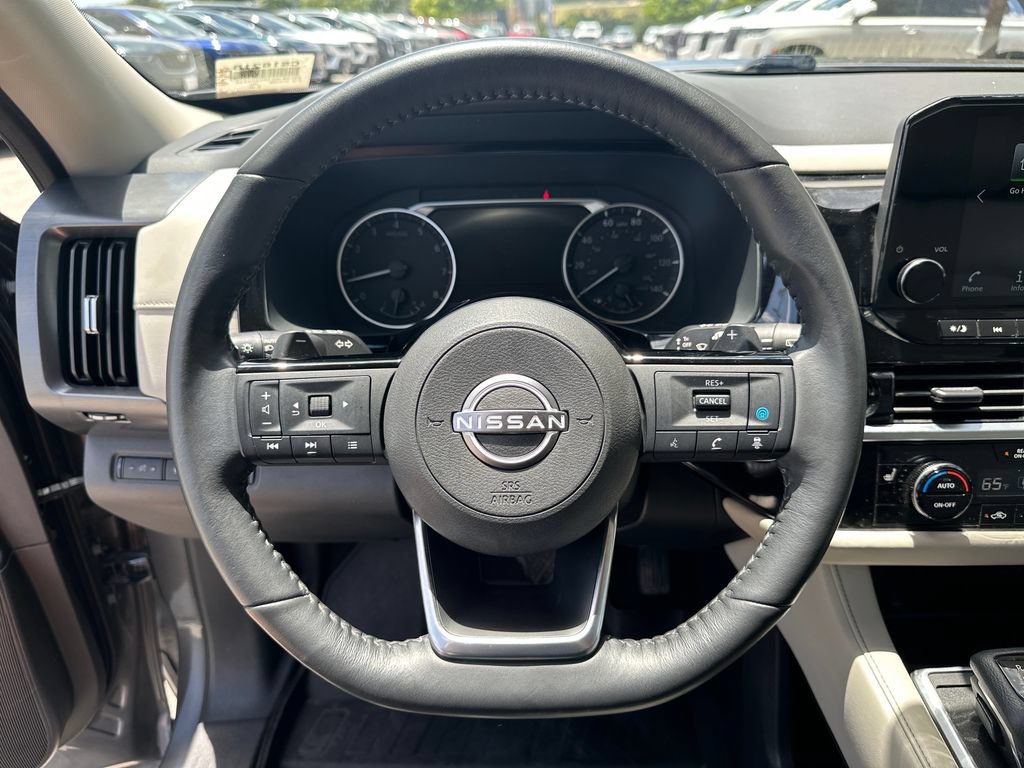 Used 2023 Nissan Pathfinder SL AWD/4WD image 22