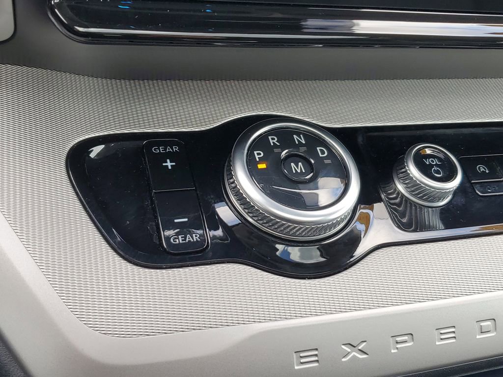 Certified 2025 Ford Expedition Active image 30