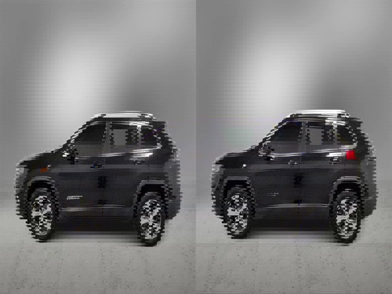 Used 2019 Jeep Cherokee Limited image 5