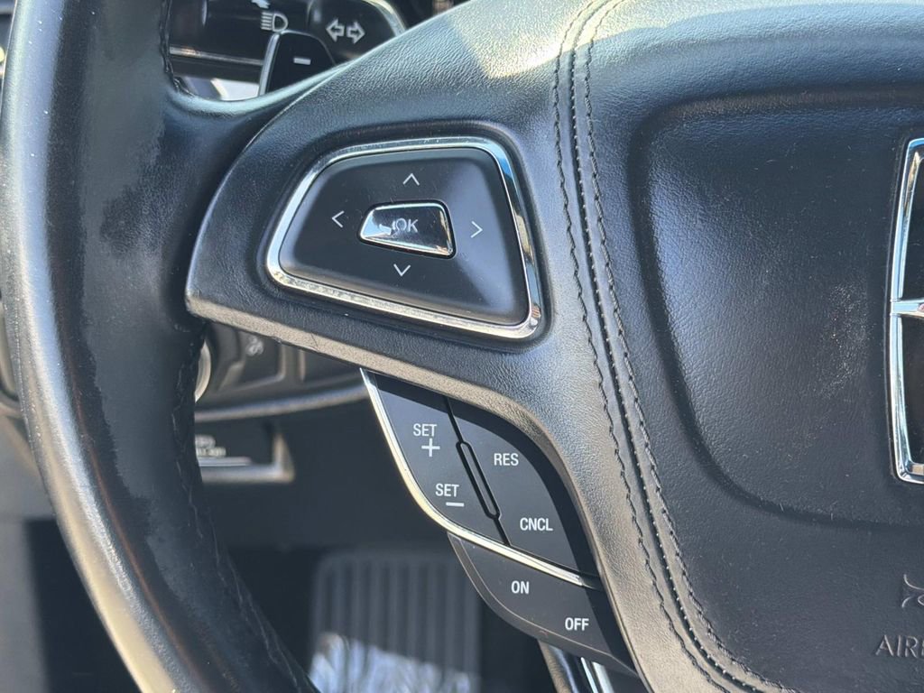 Used 2017 Lincoln MKZ Reserve image 9