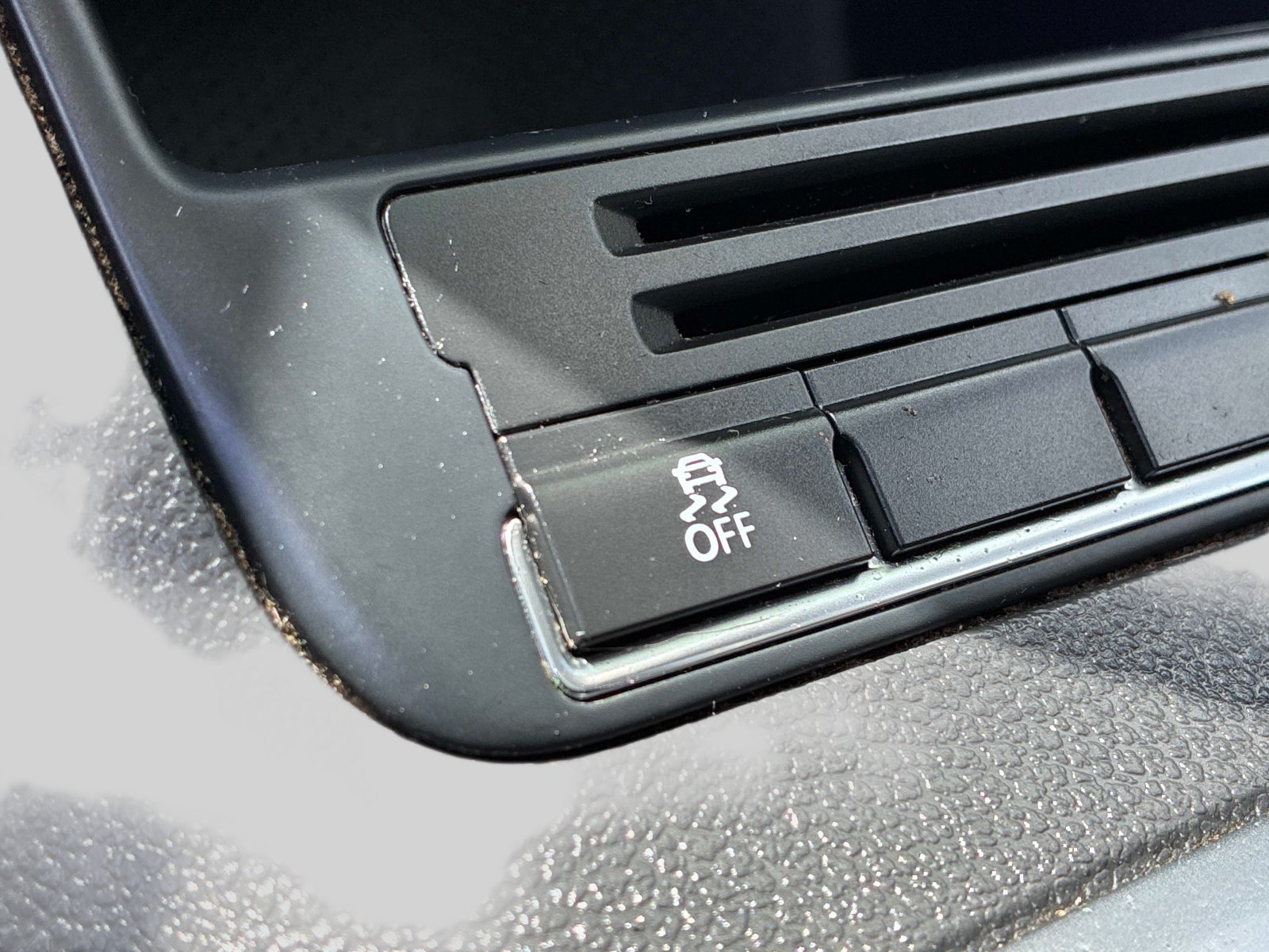 Used 2013 Volkswagen Tiguan S AWD/4WD image 30
