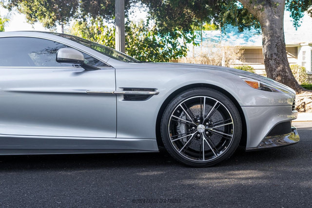 Used 2014 Aston Martin Vanquish Coupe RWD image 11