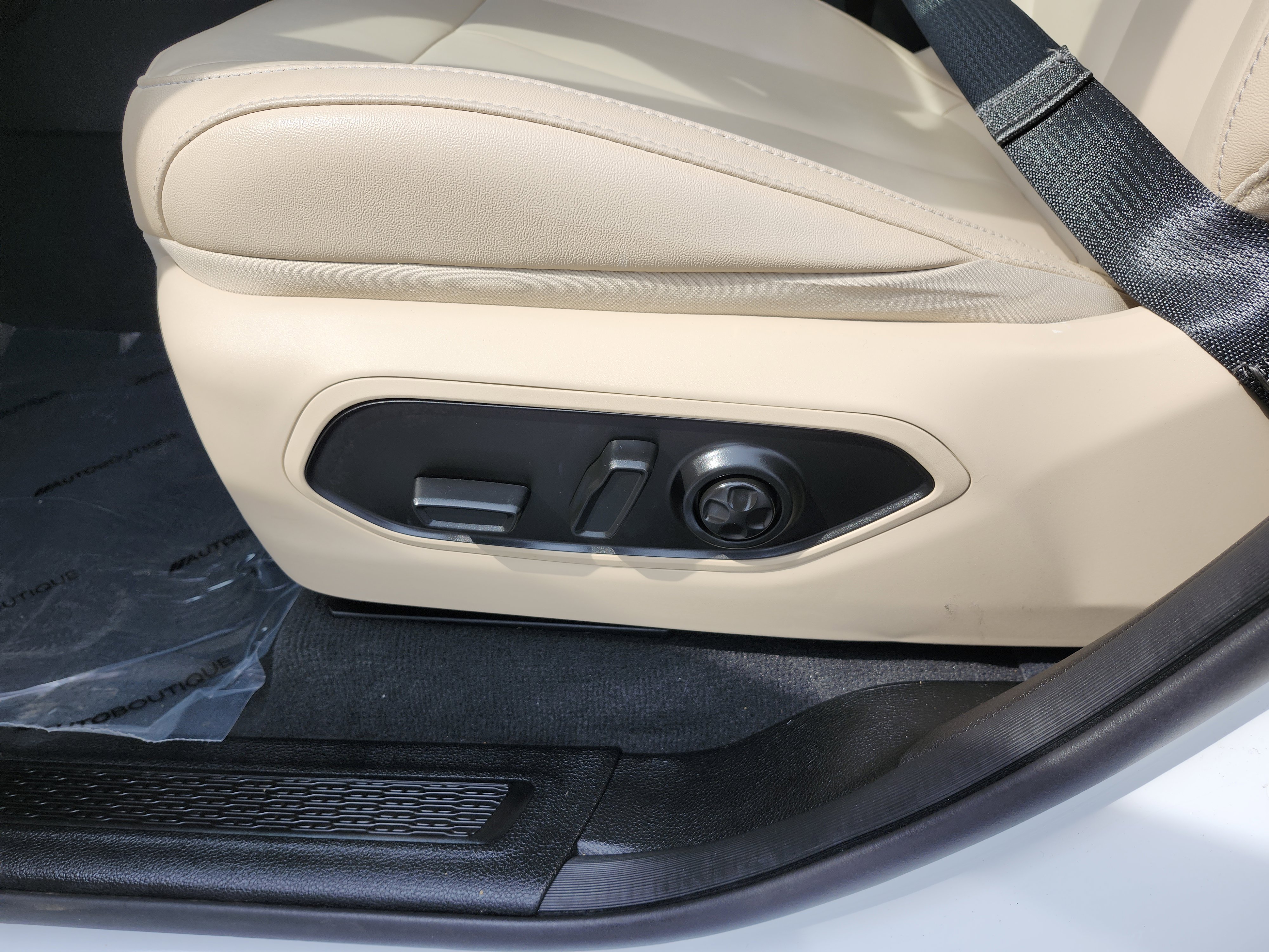 Used 2023 Jeep Grand Cherokee L Limited image 28