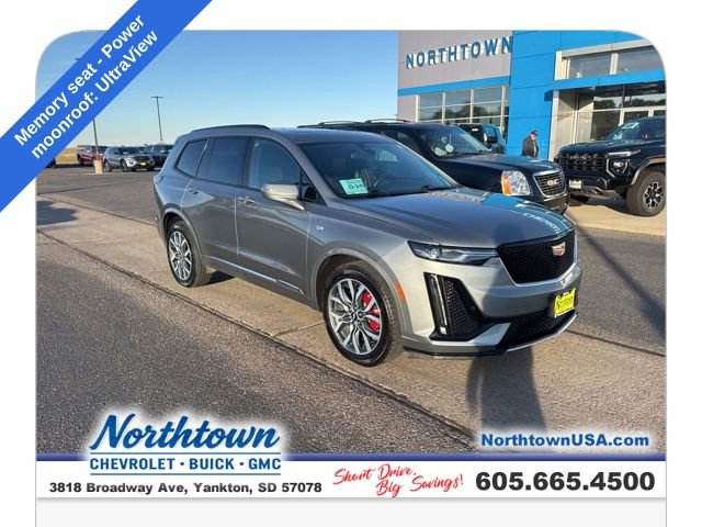 Used 2024 Cadillac XT6 Sport image 3