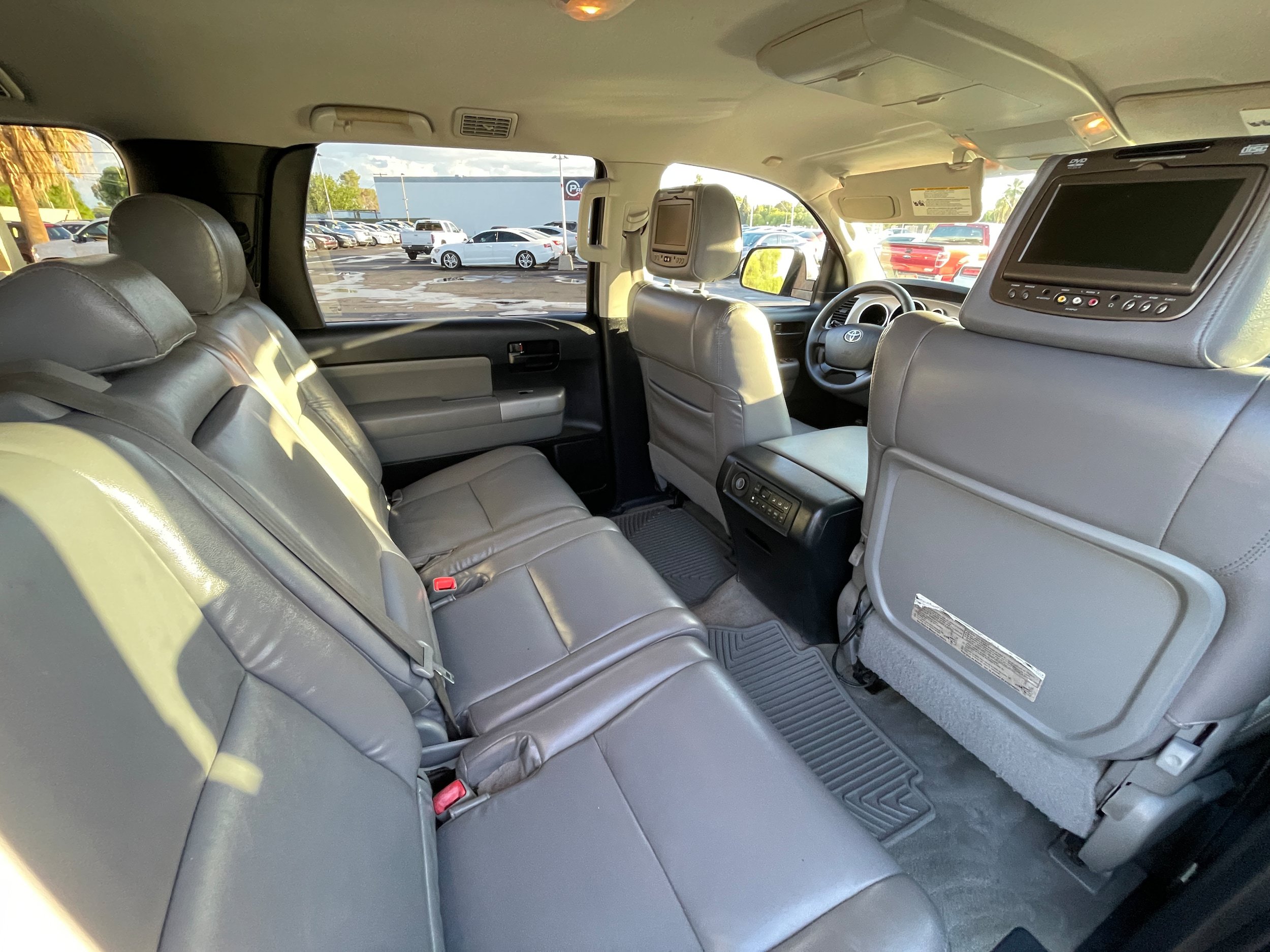 Used 2008 Toyota Sequoia SR5 w/ Pwr Driver Seat Pkg RWD image 22