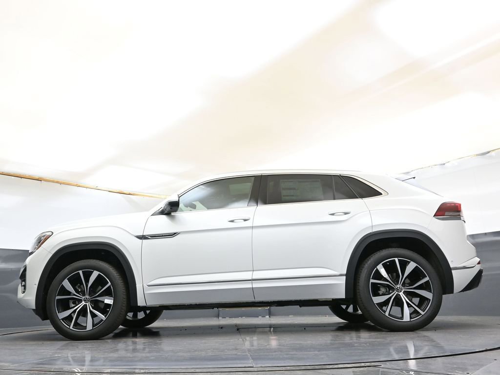 Used 2025 Volkswagen Atlas Cross Sport SEL Premium R-Line image 31