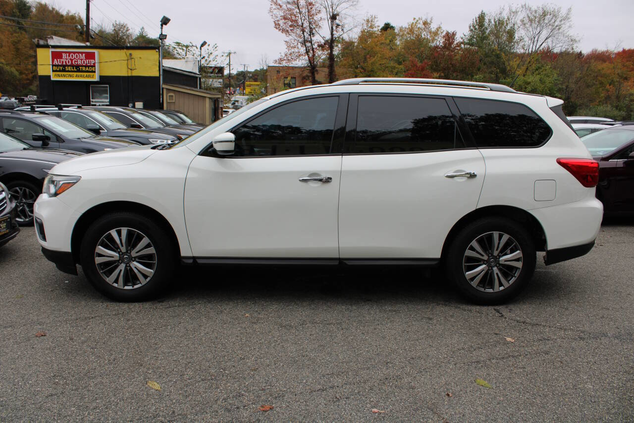Used 2018 Nissan Pathfinder SV image 12