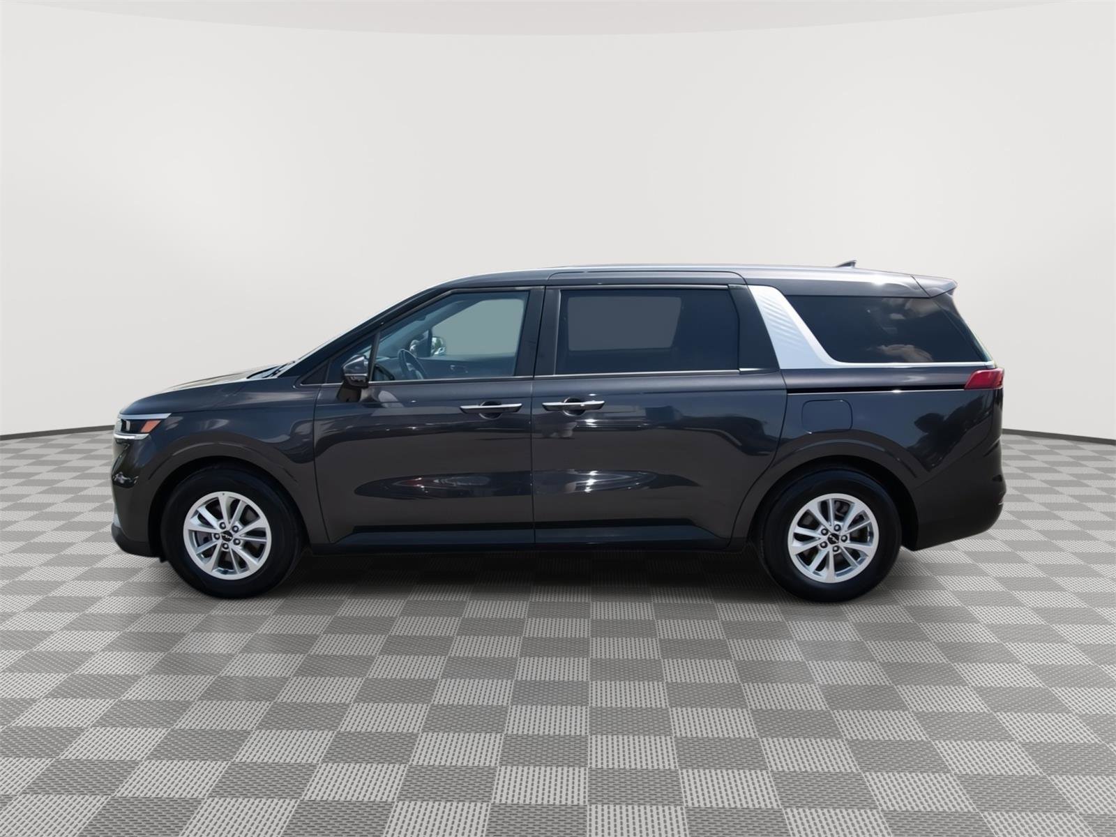 Used 2022 Kia Carnival LX FWD image 8