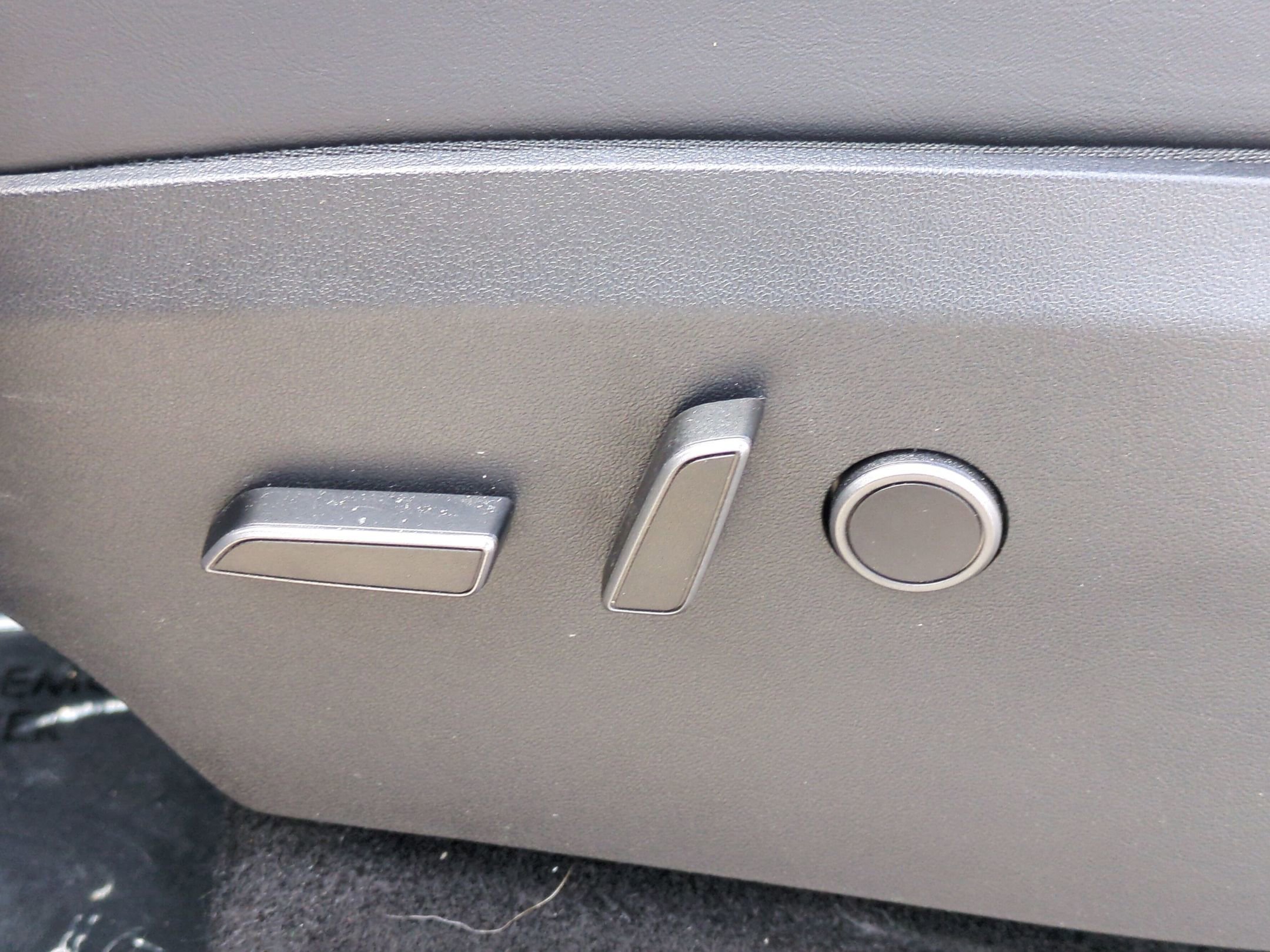 Used 2024 Tesla Model Y Long Range image 17